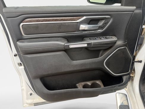Used 2019 RAM 1500 Laramie AWD/4WD image 18
