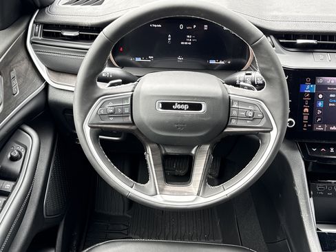 New 2026 Jeep Grand Cherokee L Limited w/ Limited Altitude Package RWD image 18