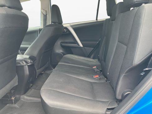 Used 2016 Toyota RAV4 LE AWD/4WD image 16