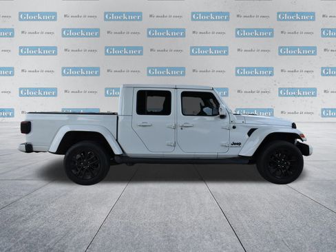Used 2023 Jeep Gladiator Overland image 4