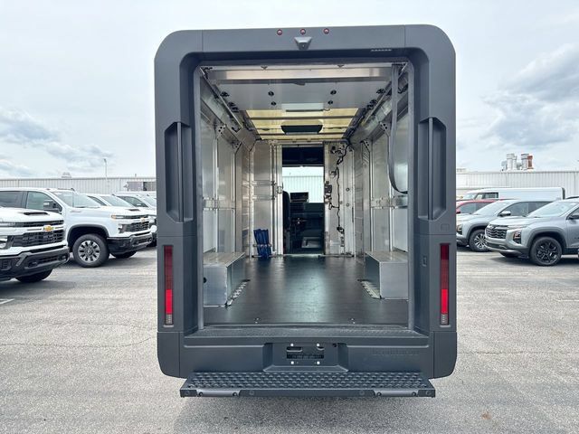 Used 2024 Chevrolet Brightdrop 600 w/ Battery Pack, Max Range AWD/4WD image 13