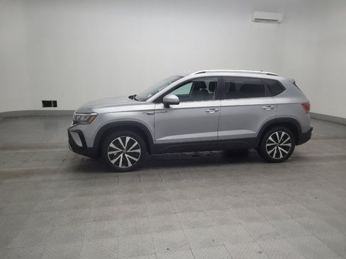 Used 2022 Volkswagen Taos SE w/ IQ.Drive SE Package AWD/4WD image 2