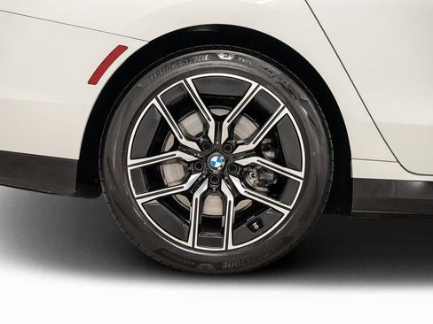 Used 2023 BMW 740i w/ Luxury Rear Seating Package RWD image 27