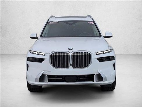 Used 2025 BMW X7 xDrive40i w/ Premium Package AWD/4WD image 2