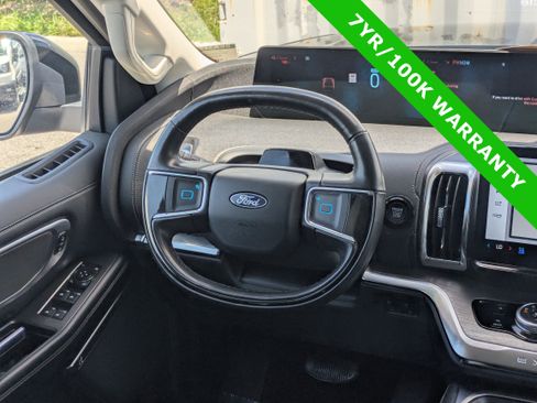 Certified 2025 Ford Expedition Platinum AWD/4WD image 21