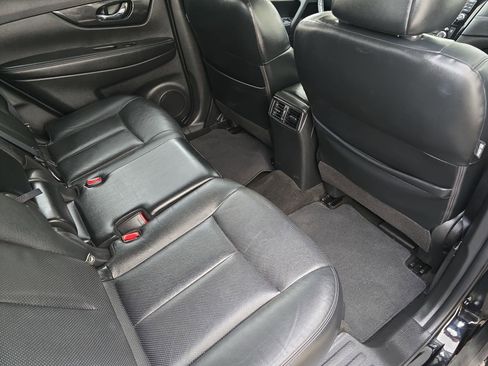 Used 2017 Nissan Rogue SL w/ SL Premium Package AWD/4WD image 13