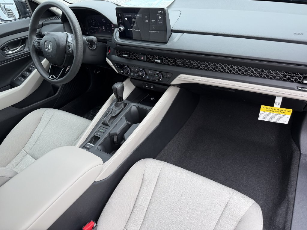 Used 2025 Honda Accord SE image 10