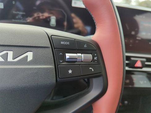 New 2026 Kia Sportage SX image 32