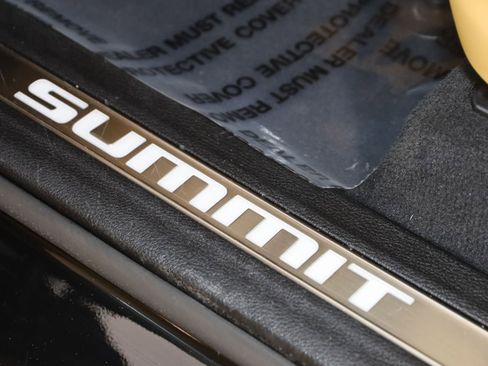 Used 2024 Jeep Grand Cherokee Summit AWD/4WD image 31