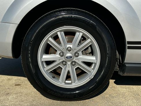 Used 2005 Ford Mustang Coupe image 13