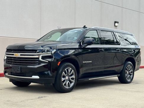 Used 2022 Chevrolet Suburban LT w/ Luxury Package RWD image 1