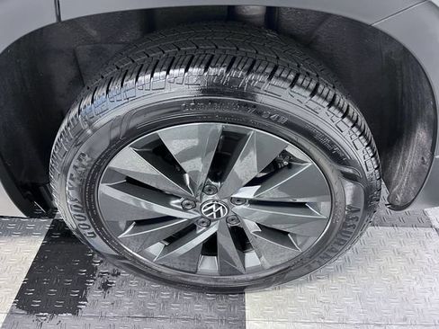 Certified 2024 Volkswagen Taos S FWD image 15