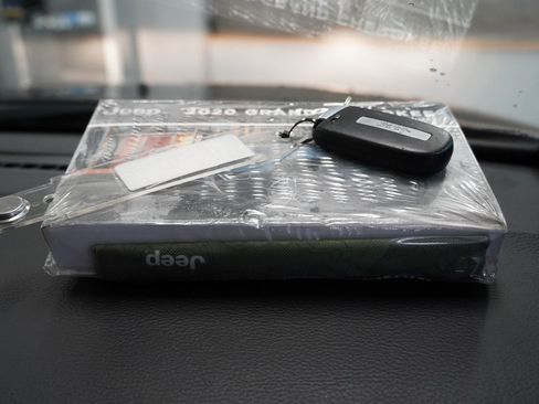 Used 2020 Jeep Grand Cherokee Limited image 39