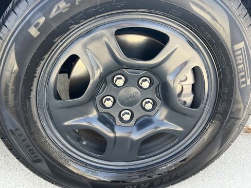 Used 2018 Jeep Compass Sport w/ Tech Group image 12