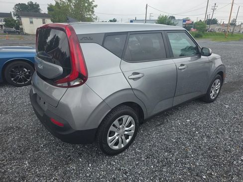 Used 2022 Kia Soul LX FWD image 4