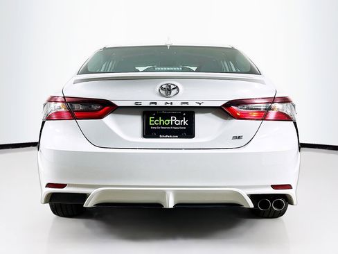 Used 2024 Toyota Camry SE image 7