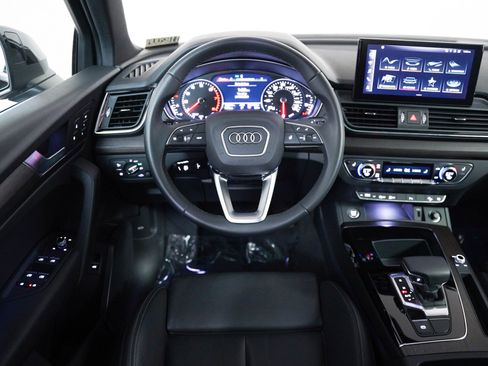 Certified 2023 Audi Q5 2.0T Premium w/ Convenience Package image 11