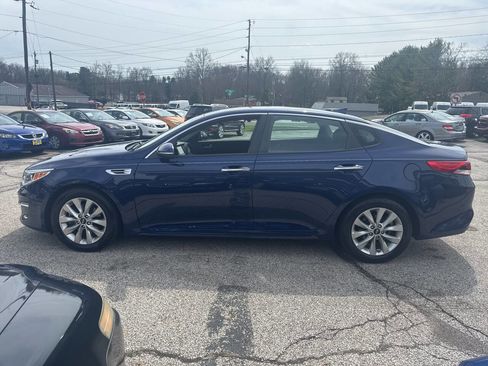 Used 2018 Kia Optima LX w/ 17" Alloy Wheels Package image 4