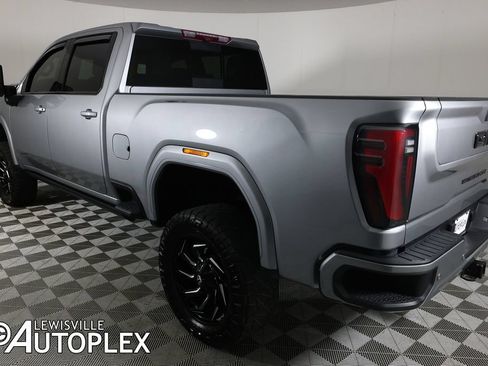 Used 2025 GMC Sierra 2500 AT4 w/ AT4 Premium Plus Package AWD/4WD image 9