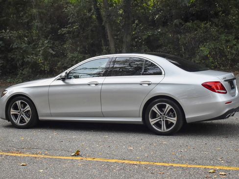 Used 2019 Mercedes-Benz E 300 4MATIC w/ Convenience Package image 5