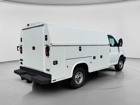 New 2025 GMC Savana 3500 w/ Power Convenience Package image 5