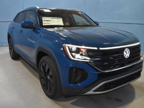 New 2026 Volkswagen Atlas Cross Sport SE AWD/4WD image 1