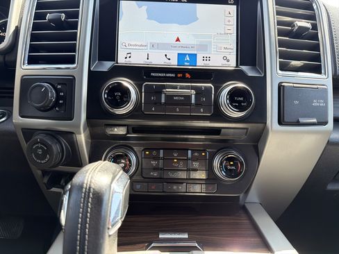 Used 2016 Ford F150 Lariat w/ Equipment Group 502A Luxury AWD/4WD image 15