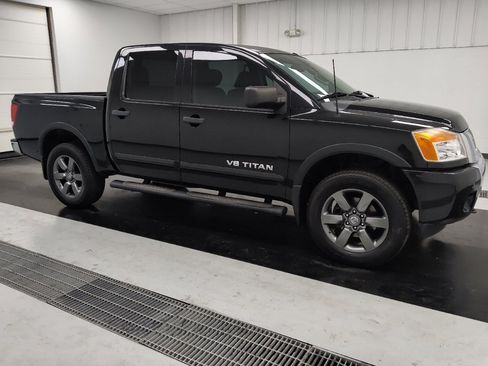Used 2015 Nissan Titan SV w/ SV Value Truck Package AWD/4WD image 11