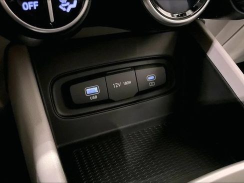 Used 2023 Hyundai Venue SEL FWD image 34