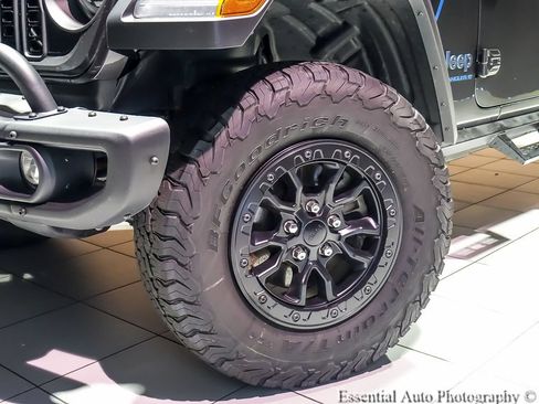 Used 2023 Jeep Wrangler Unlimited Rubicon 4xe AWD/4WD image 5