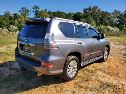 Used 2015 Lexus GX 460 image 12