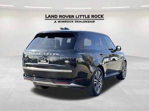 Used 2023 Land Rover Range Rover SE image 2