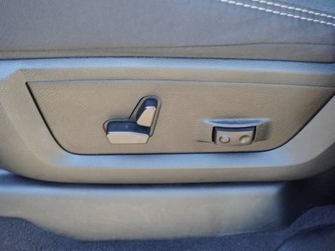Certified 2026 RAM 2500 Big Horn AWD/4WD image 23