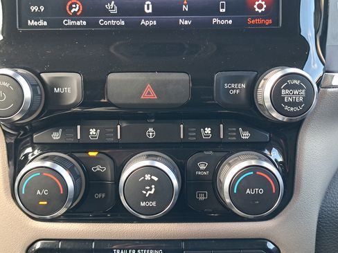 Used 2021 RAM 1500 Laramie AWD/4WD image 21