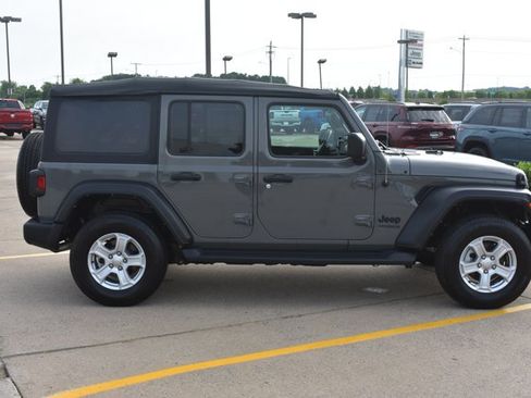 Used 2022 Jeep Wrangler Unlimited Sport AWD/4WD image 4