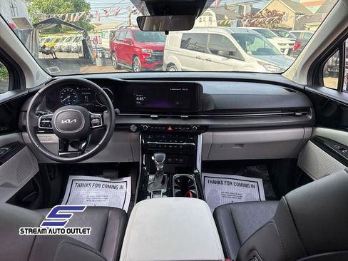 Used 2024 Kia Carnival SX image 26