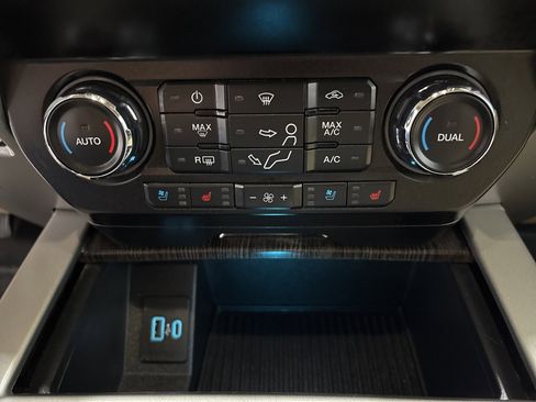 Used 2020 Ford F350 Lariat w/ Lariat Value Package image 22