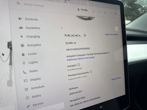 Used 2023 Tesla Model 3 Standard Range image 5