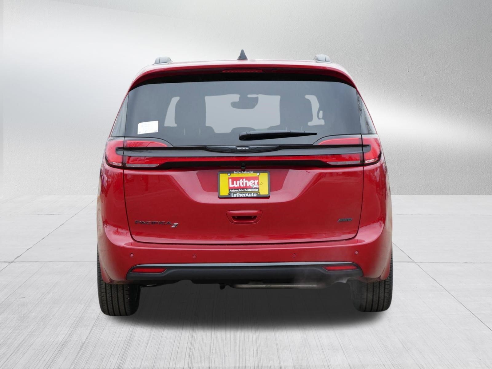 New 2026 Chrysler Pacifica Select AWD/4WD image 6