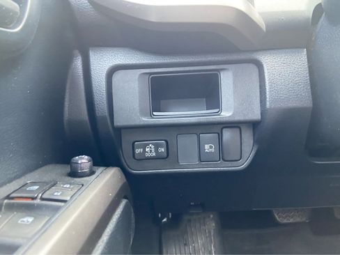 Used 2019 Toyota Tacoma SR5 RWD image 27