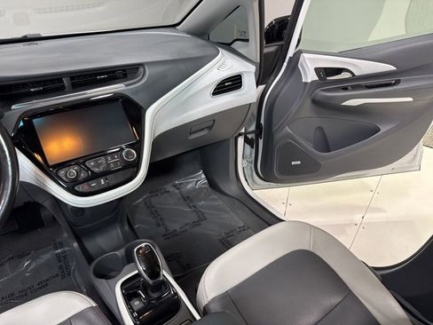 Used 2020 Chevrolet Bolt Premier w/ Infotainment Package image 19
