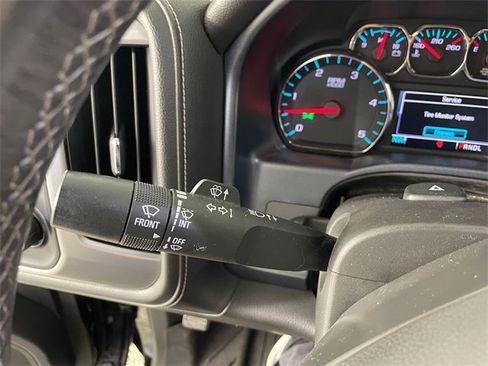 Used 2018 GMC Sierra 2500 SLE w/ SLE Preferred Package image 12