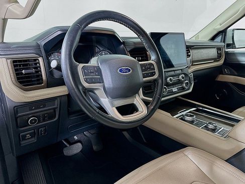 Used 2023 Ford Expedition Limited image 9