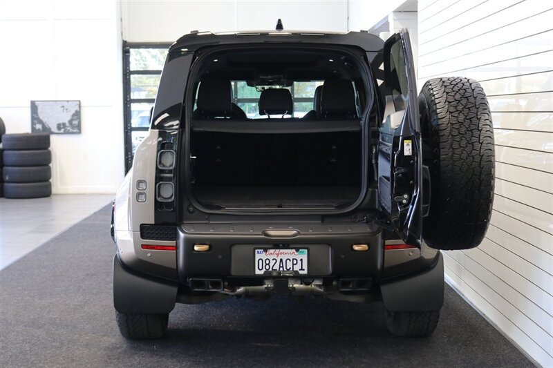 Used 2025 Land Rover Defender 110 AWD/4WD image 50