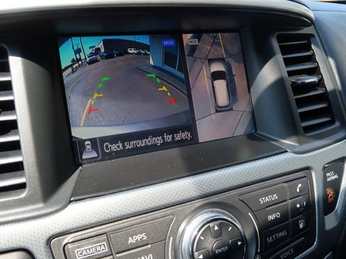 Used 2020 Nissan Pathfinder SL FWD image 17