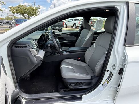 Certified 2025 Toyota Camry SE FWD image 14