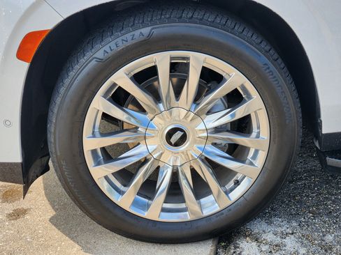 Certified 2023 Cadillac Escalade Premium Luxury w/ Performance Package AWD/4WD image 32