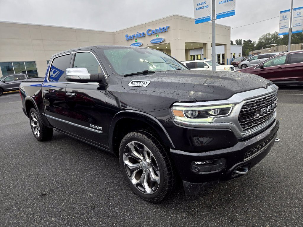 Used 2022 RAM 1500 Limited w/ Body Color Bumper Group AWD/4WD image 3