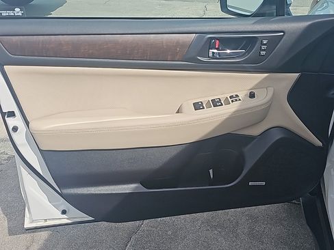 Used 2017 Subaru Outback 2.5i Limited w/ Popular Package #5 image 10