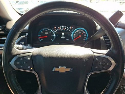 Used 2020 Chevrolet Suburban Premier AWD/4WD image 26
